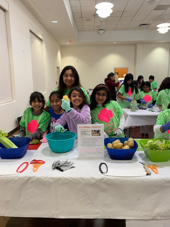 Iram and Girl Scouts in Cookie Class